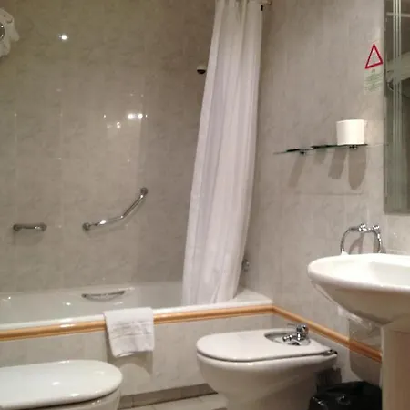 Apartamento Turisticos Puerta De León