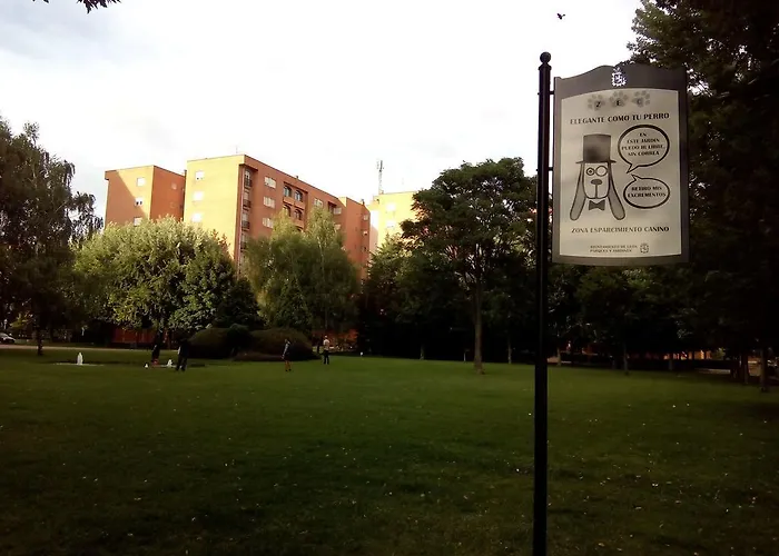 Turisticos Puerta De León