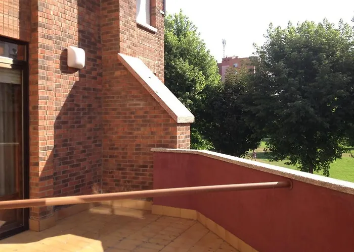 아파르타멘토스 투리스티코스 푸에르타 델 아파트 *