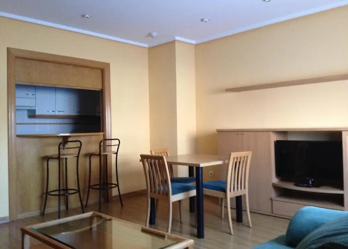 아파르타멘토스 투리스티코스 푸에르타 델 *